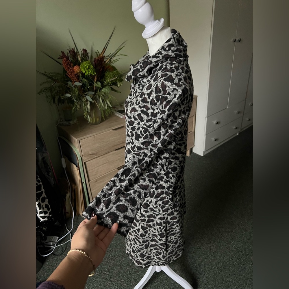 TYLER BOE Leopard Print Knit Cowl Neck Turtleneck Mini Midi Shift Sweater Dress - Picture 5 of 16